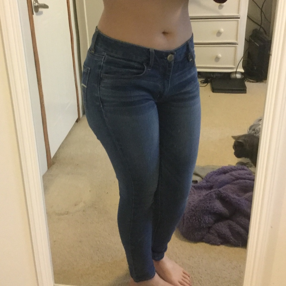 Medium wash jeggings from American Eagle!